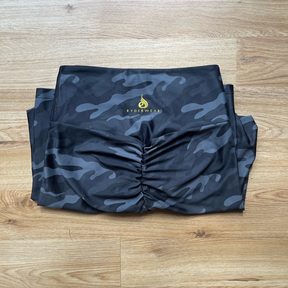 RyderWear Scrunch Camo leggings. Squat proof.